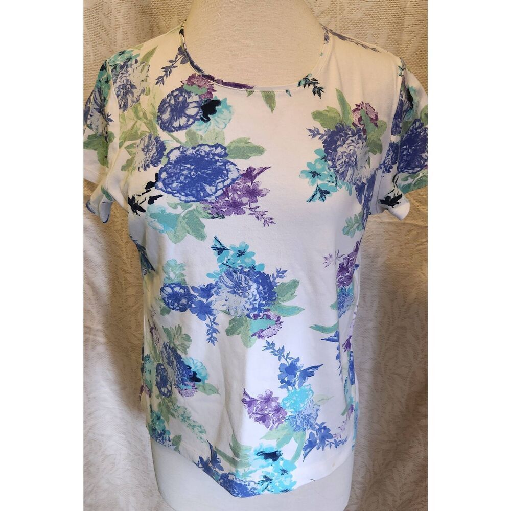 E5 Croft & Barrow floral t shirt